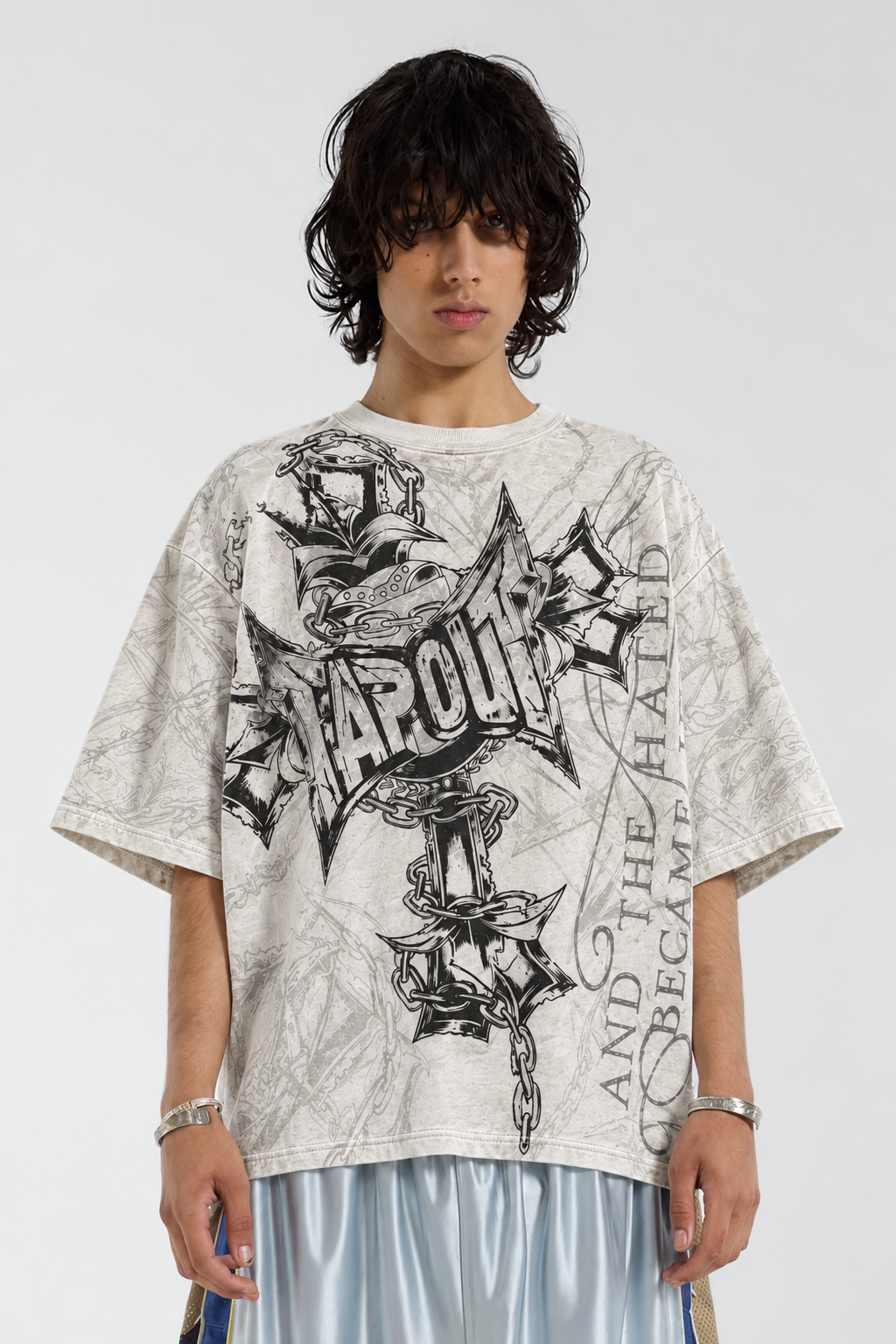 TAPOUT CHAIN CROSS TEE