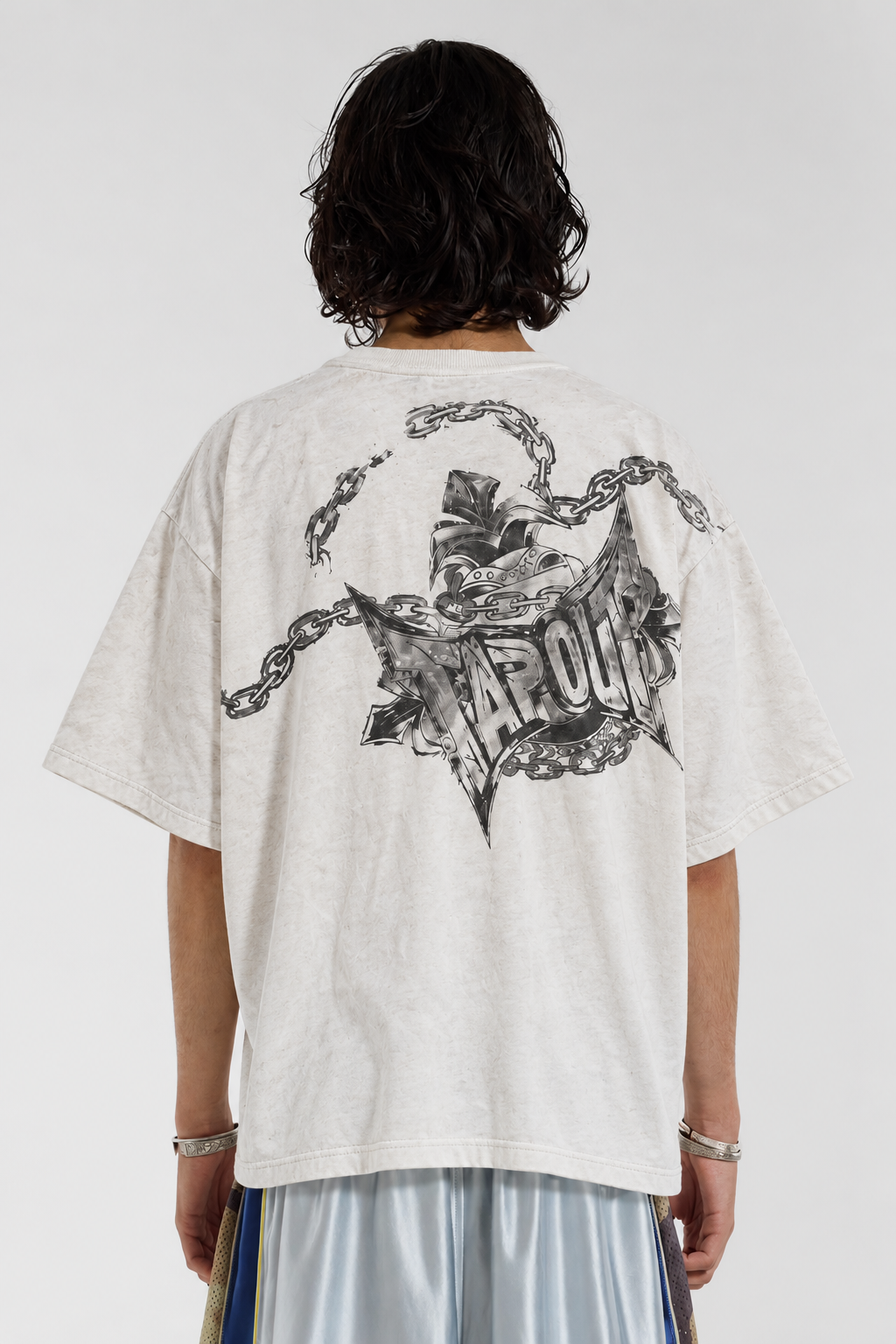 TAPOUT CHAIN CROSS TEE